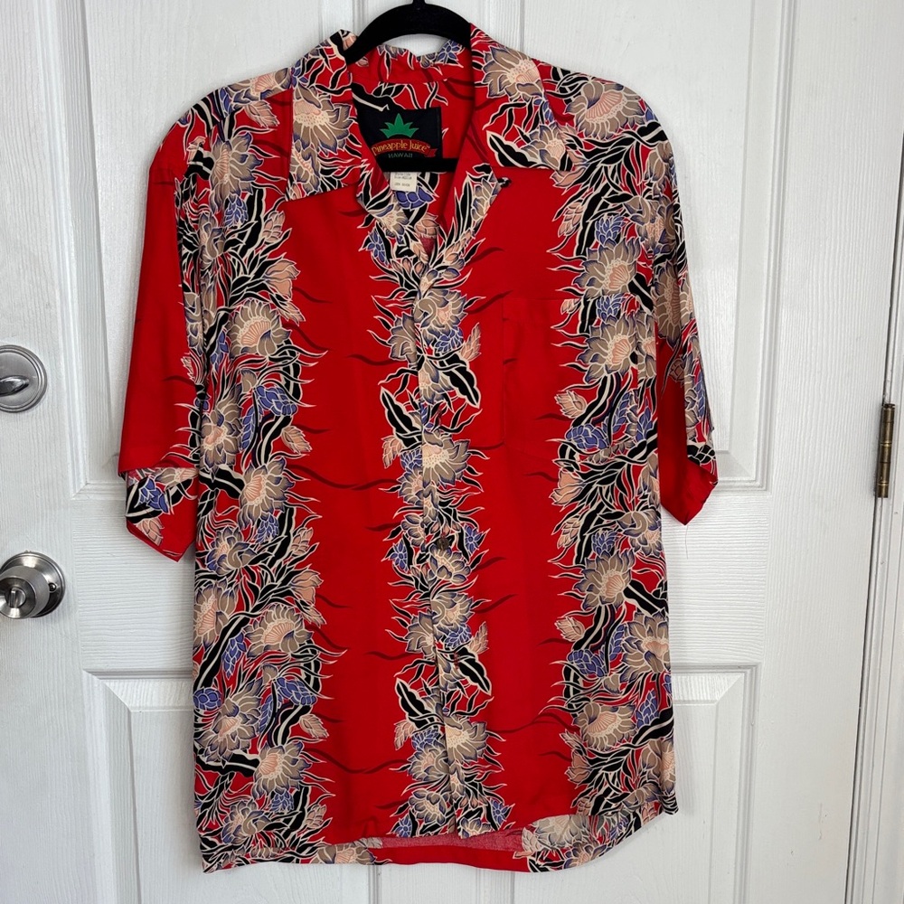 PINEAPPLE JUICE Island Vibes Red Floral Hawaiian Button Down Shirt Size Medium